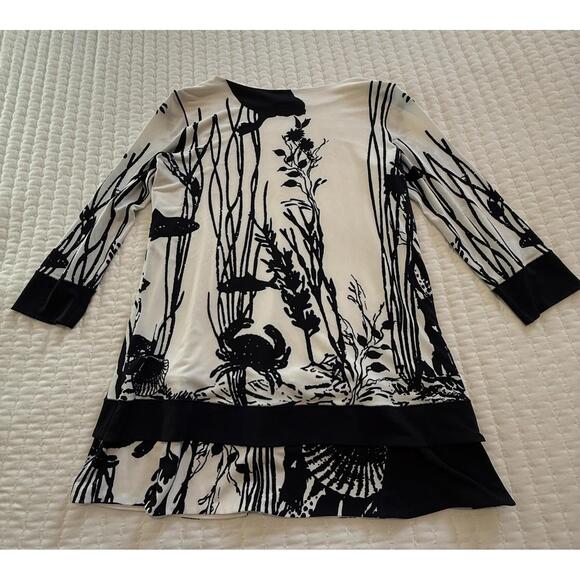 Eva Varro White Black Tunic Shirt Top Sz S Small Ocean Fish Crab Shells - Picture 8 of 10